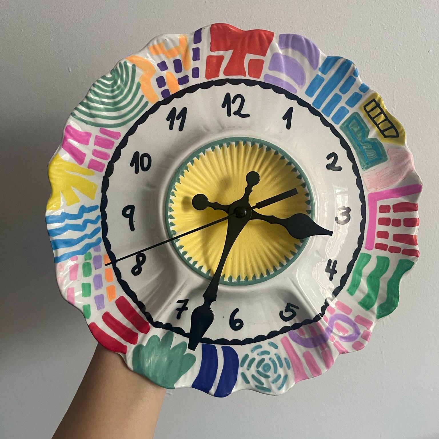 Abstract shapes clock